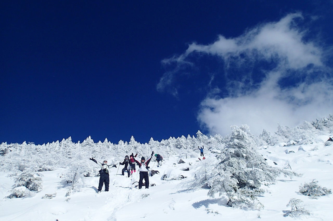 樹氷と青空パノラマを楽しめる北八ヶ岳